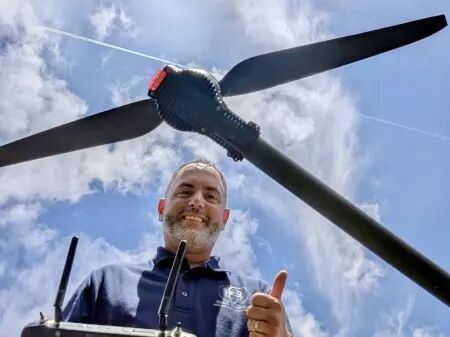 Démoussage de toiture, nettoyage de bâtiment : Drone