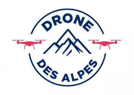 D&eacute;moussage de toiture, nettoyage de b&acirc;timent : Drone